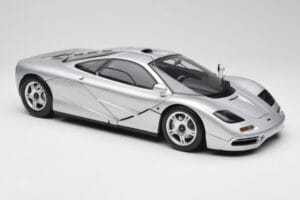 McLaren F1 Sidabrinis Minichamps 1:12 530133129 Metalas - nuotrauka 6 iš 8