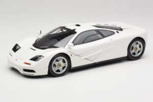McLaren F1 Baltas Minichamps 1:18 530133424 Metalas