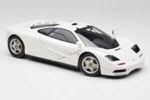 McLaren F1 Baltas Minichamps 1:18 530133424 Metalas - nuotrauka 6 iš 8