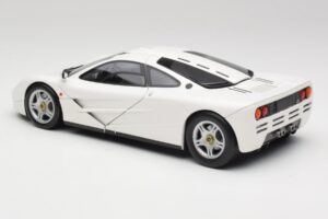 McLaren F1 Baltas Minichamps 1:18 530133424 Metalas - nuotrauka 7 iš 8
