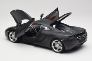 McLaren MP4-12C Matt Satellite Pilkas Minichamps 1:18 110133024 Metalas - nuotrauka 5 iš 8