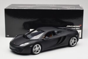 McLaren MP4-12C Matt Satellite Pilkas Minichamps 1:18 110133024 Metalas - nuotrauka 8 iš 8