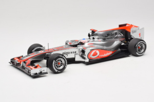 McLaren MP4-25 Mercedes #1 J. Button Vodafone McLaren Showcar F1 2010 Minichamps 1:18 530101801 Metalas