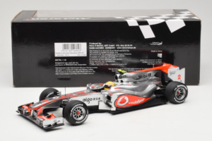 McLaren MP4-25 Mercedes #2 L. Hamilton Vodafone McLaren F1 2010 Minichamps 1:18 530101802 Metalas - nuotrauka 6 iš 7