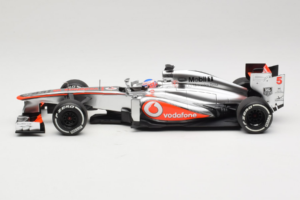 McLaren MP4-28 Mercedes #5 J. Button Vodafone McLaren F1 2013 Minichamps 1:18 530131805 Metalas - nuotrauka 3 iš 7