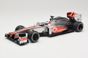 McLaren MP4-28 Mercedes #5 J. Button Vodafone McLaren F1 2013 Minichamps 1:18 530131805 Metalas