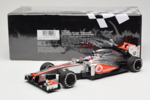 McLaren MP4-28 Mercedes #5 J. Button Vodafone McLaren F1 2013 Minichamps 1:18 530131805 Metalas - nuotrauka 6 iš 7