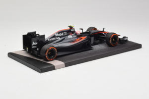 McLaren MP4-30 Honda #22 J. Button McLaren Honda F1 Team Spanish Grand Prix 2015 Minichamps 1:18 537151122 Metalas - nuotrauka 3 iš 7