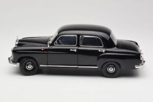 Mercedes 180 W120 Ponton Juodas Revell 1:18 08973 Metalas - nuotrauka 4 iš 8