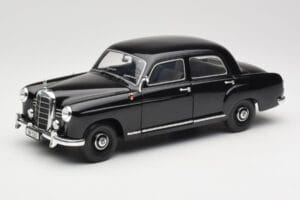 Mercedes 180 W120 Ponton Juodas Revell 1:18 08973 Metalas