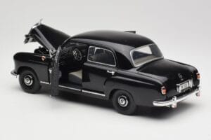 Mercedes 180 W120 Ponton Juodas Revell 1:18 08973 Metalas - nuotrauka 5 iš 8