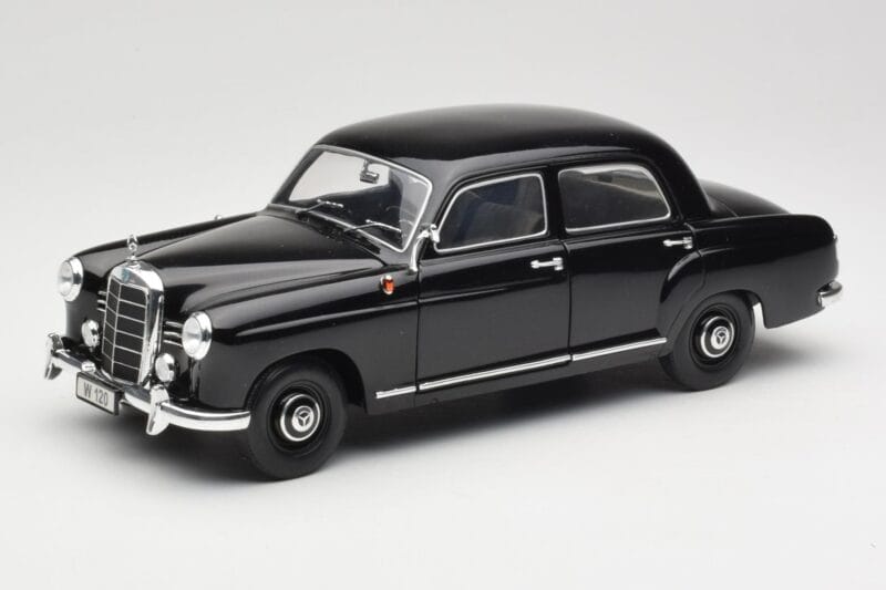 Mercedes 180 W120 Ponton Juodas Revell 1:18 08973 Metalas