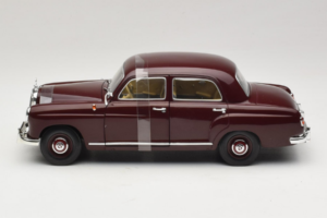 Mercedes 180 Ponton Tamsiai Raudonas Revell 1:18 08876 Metalas - nuotrauka 3 iš 6