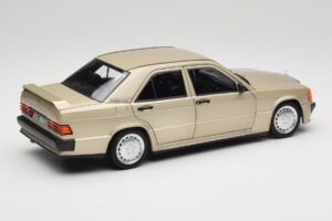 Mercedes 190E W201 2.3-16 Smoke Silver Metallic Norev 1:18 183831 Metalas - nuotrauka 3 iš 8
