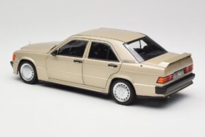 Mercedes 190E W201 2.3-16 Smoke Silver Metallic Norev 1:18 183831 Metalas - nuotrauka 7 iš 8
