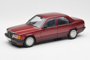 Mercedes 190E W201 2.0 Raudonas Dealer Edition AUTOart 1:18 B66040383 Metalas
