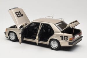 Mercedes 190E 2.3-16 W201 #1 N. Lauda Race of Champions Nurburgring 1984 AUTOart 1:18 88431 Metalas - nuotrauka 5 iš 8
