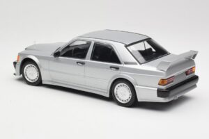 Mercedes 190E 2.5-16 EVO 1 W201 Sidabrinis Minichamps 1:18 155036001 Metalas - nuotrauka 5 iš 6