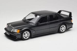 Mercedes 190E W201 2.5-16 EVO 2 Juodas Metallic Minichamps 1:18 155036100 Metalas