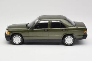 Mercedes 190E W201 Žalias Metalinis Minichamps 1:18 155037001 Metalas - nuotrauka 3 iš 6