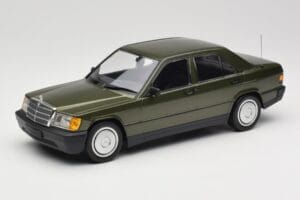 Mercedes 190E W201 Žalias Metalinis Minichamps 1:18 155037001 Metalas