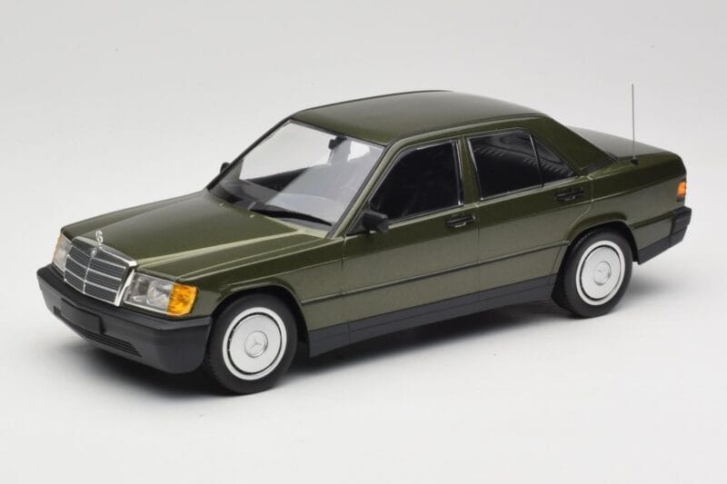 Mercedes 190E W201 Žalias Metalinis Minichamps 1:18 155037001 Metalas