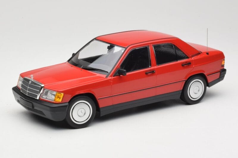 Mercedes 190E W201 Raudonas Minichamps 1:18 155037000 Metalas