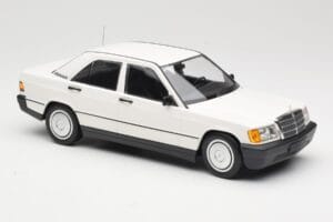 Mercedes 190E W201 Baltas Minichamps 1:18 155037002 Metalas - nuotrauka 4 iš 6