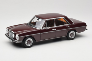 Mercedes 200 W115 Tamsiai Raudonai Ruda Norev 1:18 183778 Metalas