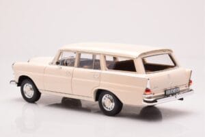Mercedes 200 Universal W110 Kreminė Norev 1:18 183709 Metalas - nuotrauka 7 iš 8
