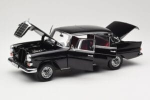 Mercedes 200 W110 Juodas Norev 1:18 183574 Metalas - nuotrauka 2 iš 8