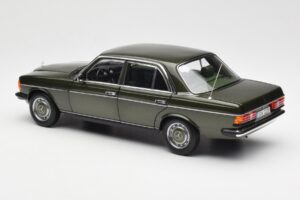 Mercedes 200 W123 Cypress Žalias Metalinis Dilerio Leidimas Norev 1:18 B66040654 Metalas - nuotrauka 7 iš 8