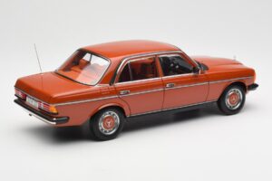 Mercedes 200 W123 English Raudonas Dilerio Leidimas Norev 1:18 B66040653 Metalas - nuotrauka 3 iš 8