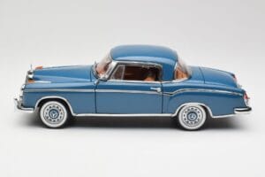 Mercedes 220 SE W128 Mėlynas Sun Star 1:18 3561 Metalas - nuotrauka 4 iš 8