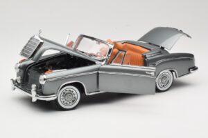 Mercedes 220 SE W128 Kabrioletas Grey Metallic Sun Star 1:18 3352-M1 Metalas - nuotrauka 2 iš 8