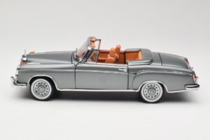 Mercedes 220 SE W128 Kabrioletas Grey Metallic Sun Star 1:18 3352-M1 Metalas - nuotrauka 4 iš 8