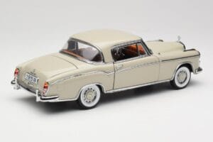 Mercedes 220 SE W128 Coupe Šviesiai Pilkas Sun Star 1:18 3568 Metalas - nuotrauka 3 iš 8