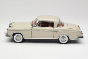 Mercedes 220 SE W128 Coupe Šviesiai Pilkas Sun Star 1:18 3568 Metalas - nuotrauka 4 iš 8