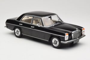 Mercedes 220D W115 Juodas MCG 1:18 MCG18117 Metalas - nuotrauka 4 iš 6