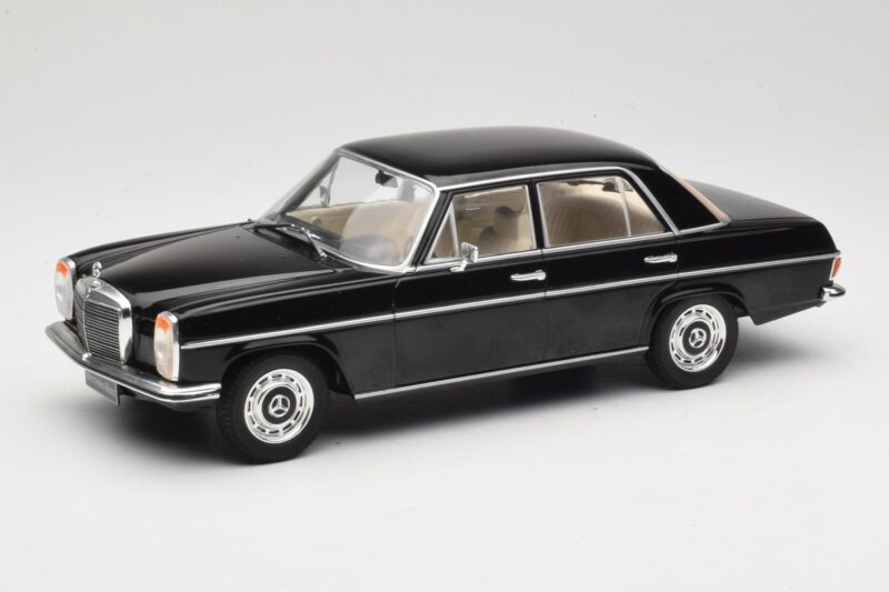 Mercedes 220D W115 Juodas MCG 1:18 MCG18117 Metalas