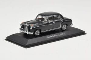 Mercedes 220S W180 Šviesiai Pilkas Minichamps 1:43 B66040534 Metalas - nuotrauka 2 iš 4