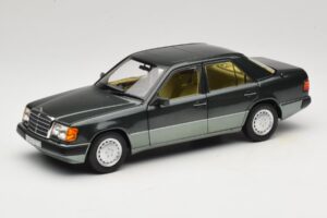 Mercedes 230E W124 Night Green Metallic Norev 1:18 183952 Metalas