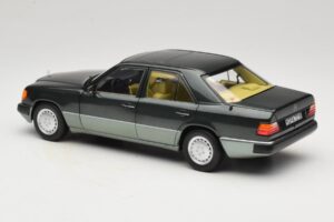 Mercedes 230E W124 Night Green Metallic Norev 1:18 183952 Metalas - nuotrauka 7 iš 8