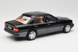 Mercedes 230E W124 AMG Wheels Juodas Riboto Leidimo Norev 1:18 183950 Metalas - nuotrauka 3 iš 12