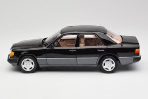 Mercedes 230E W124 AMG Wheels Juodas Riboto Leidimo Norev 1:18 183950 Metalas - nuotrauka 4 iš 12