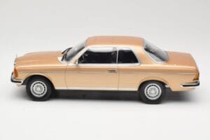 Mercedes 280 CE C123 Auksinis Norev 1:18 183587 Metalas - nuotrauka 3 iš 6