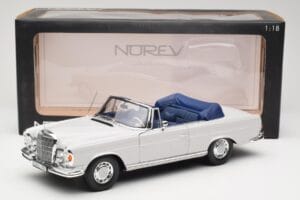 Mercedes 280 SE W111 Kabrioletas Šviesiai Pilkas Norev 1:18 183530 Metalas - nuotrauka 8 iš 8