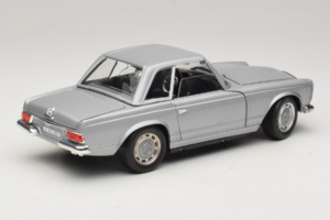 Mercedes 280 SL W113 Berlina Sidabrinis Techno Giodi 1:18 F14051030 Metalas - nuotrauka 3 iš 8
