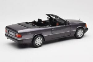 Mercedes 300 CE-24 W124 Kabrioletas Violetinis Metallic Norev 1:18 183567 Metalas - nuotrauka 4 iš 10