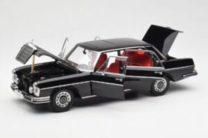 Mercedes 300 SEL 6.3 W109 Juodas AUTOart 1:18 76140 Metalas - nuotrauka 2 iš 8